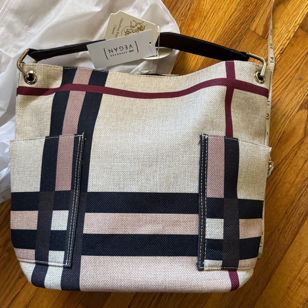Burberry vibes!  Yet fits a budget!